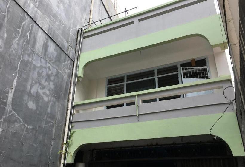 Hotel Oyo 1995 Dream