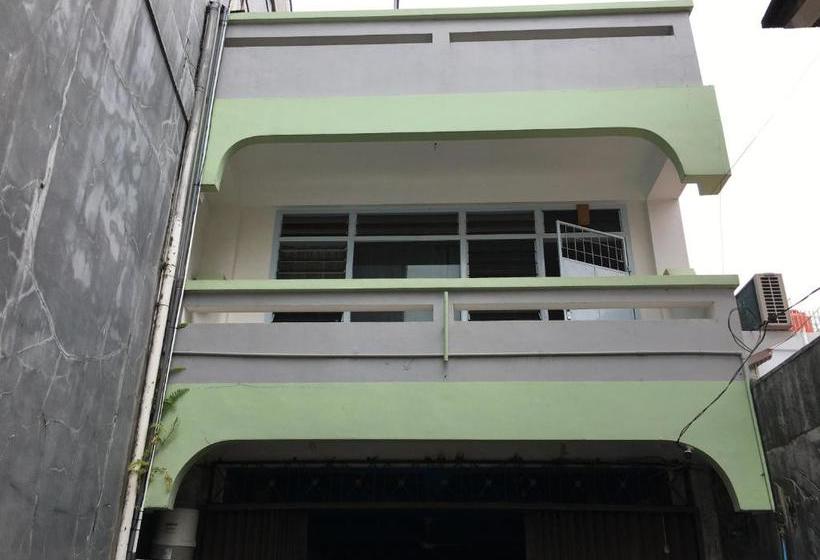 Hotel Oyo 1995 Dream