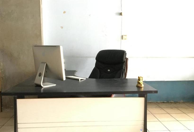 Hotel Oyo 1995 Dream