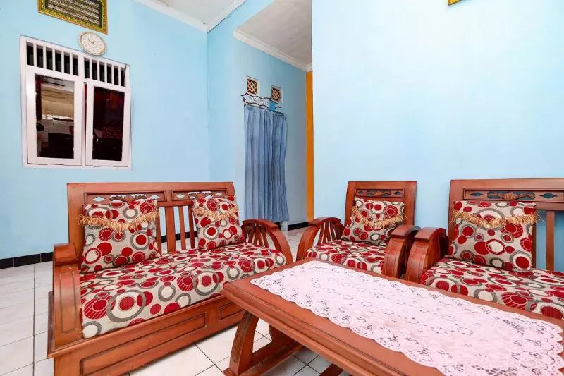 ホテル Spot On 2106 Homestay Flamboyan