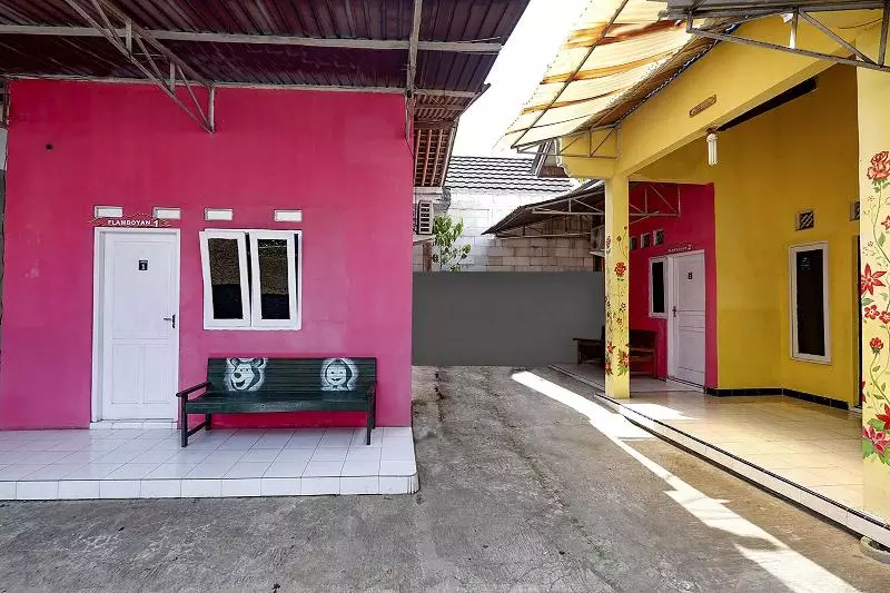 ホテル Spot On 2106 Homestay Flamboyan