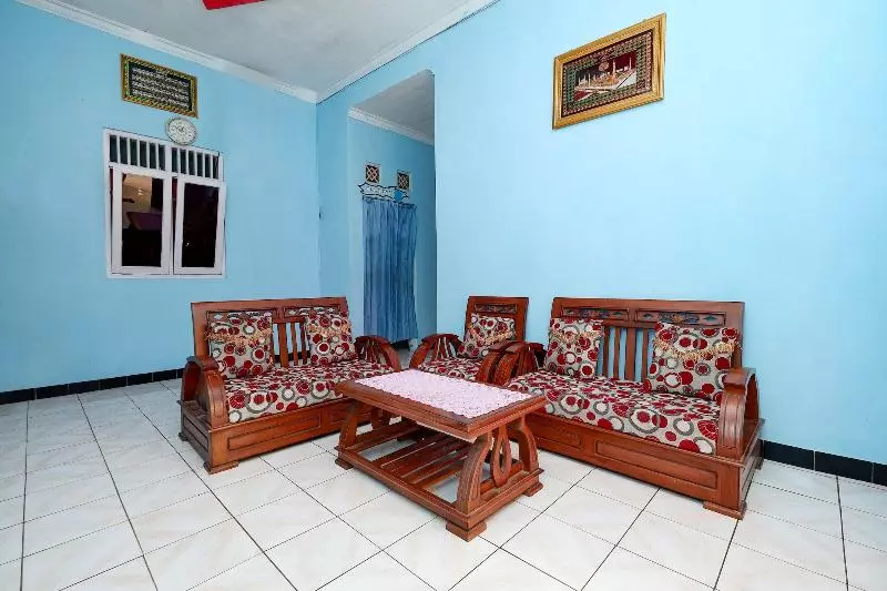 ホテル Spot On 2106 Homestay Flamboyan