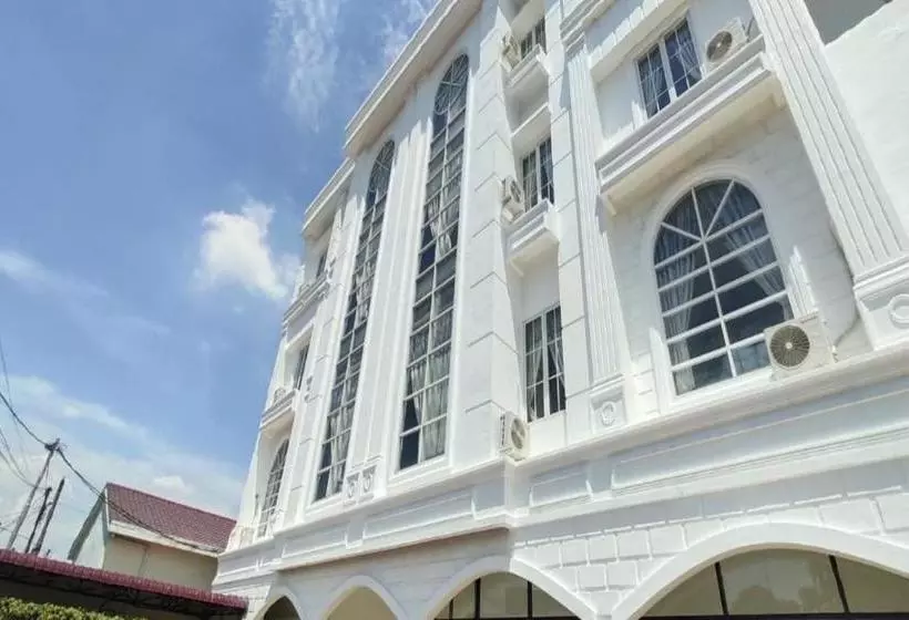 ホテル Oyo 1940 Cendana Residence Syariah