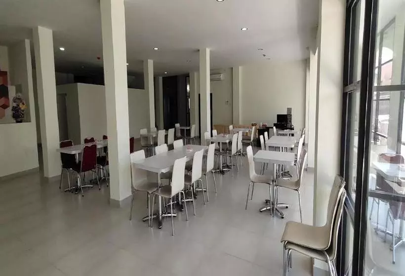 ホテル Oyo 1940 Cendana Residence Syariah