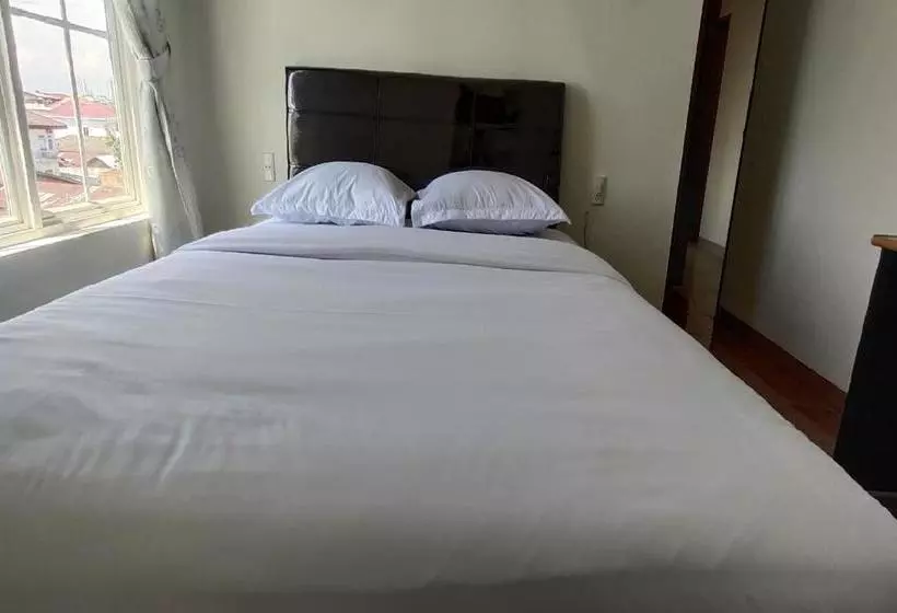 ホテル Oyo 1940 Cendana Residence Syariah