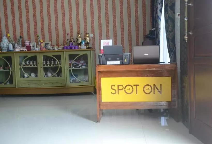 ホテル Oyo 1988 Pondok Seril