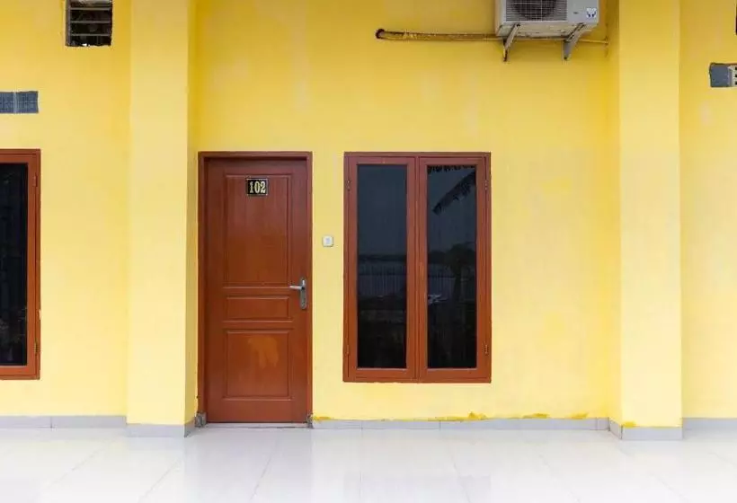 ホテル Oyo 1988 Pondok Seril