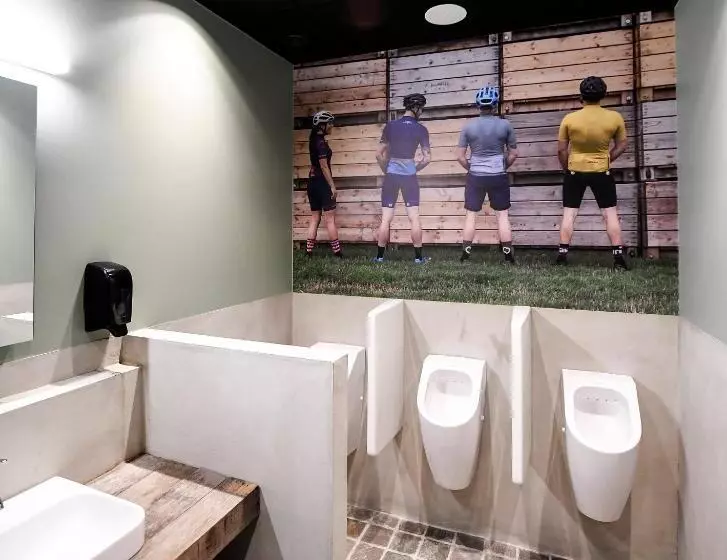 هتل Café Coureur Borgloon