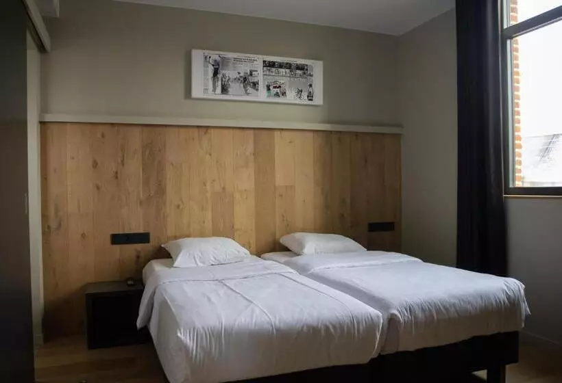 هتل Café Coureur Borgloon