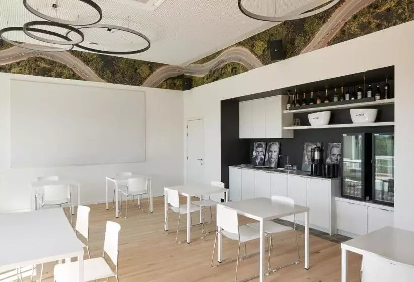 هتل Café Coureur Borgloon