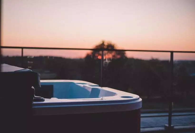 هتل Café Coureur Borgloon