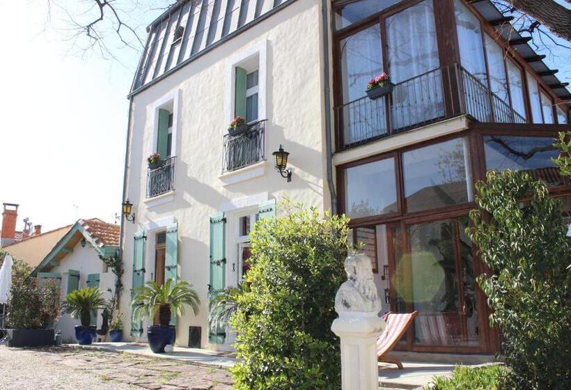 بنسيون Villa Kumquats