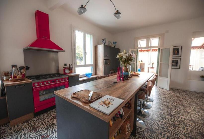 بنسيون Villa Kumquats