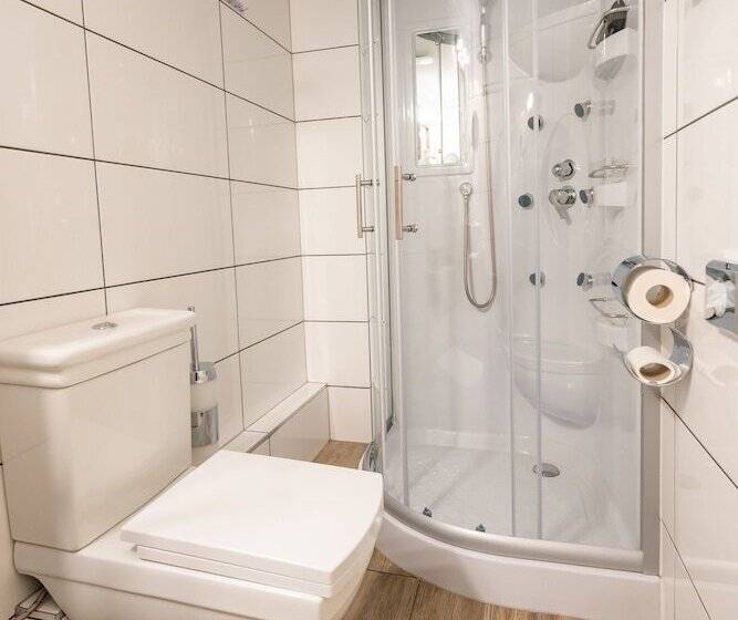 Общежитие Landgasthaus Kreuz Michelbach