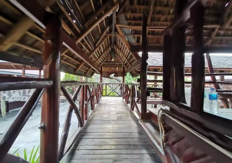 پانسیون Baan Lanna Resort