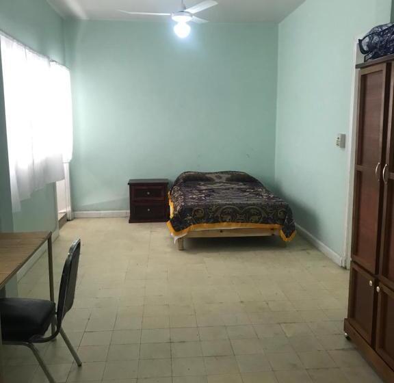 پانسیون Fundadores Torreón