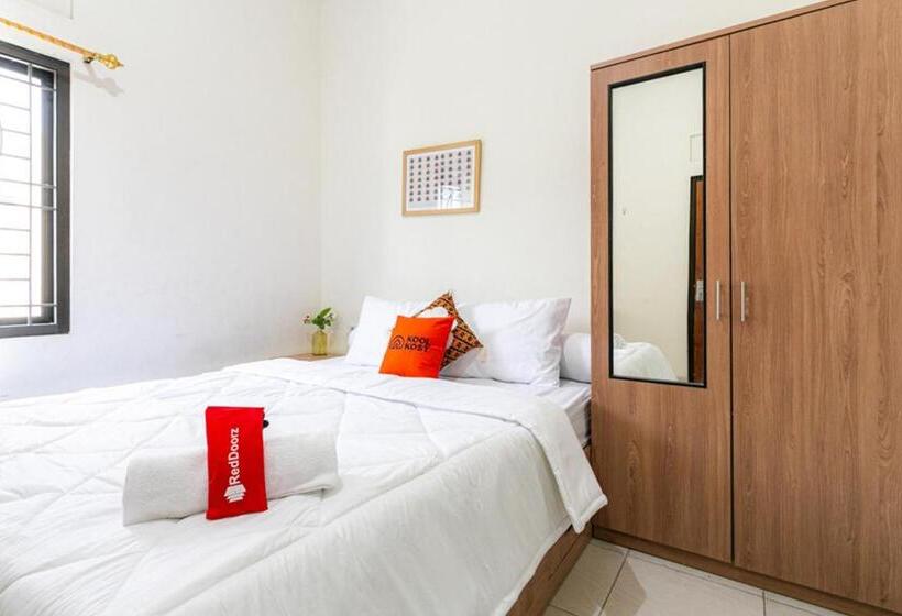 Pensió Reddoorz Syariah Near Assalaam Ums