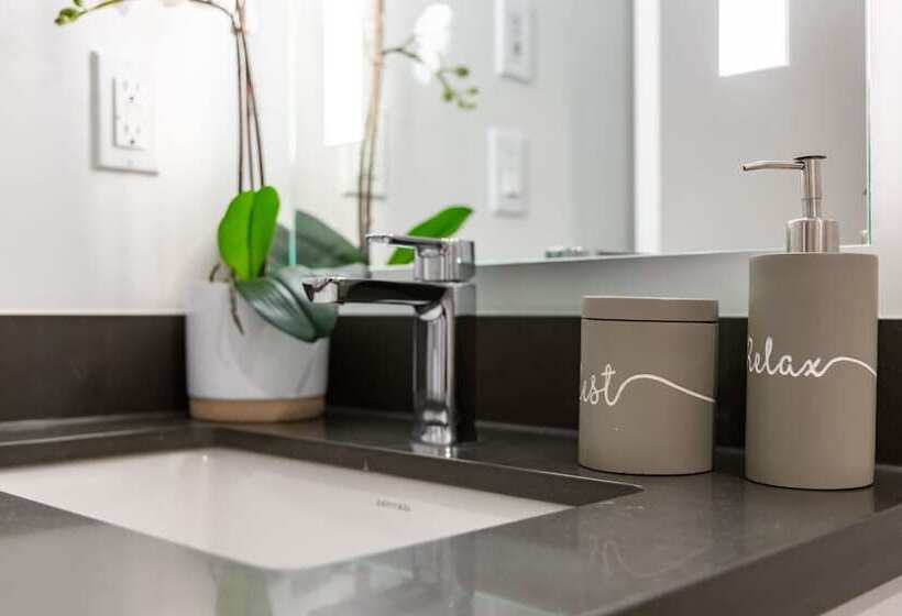 Sarkar Suites   Cumberland Street