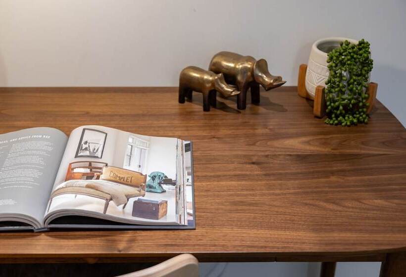 Sarkar Suites   Cumberland Street