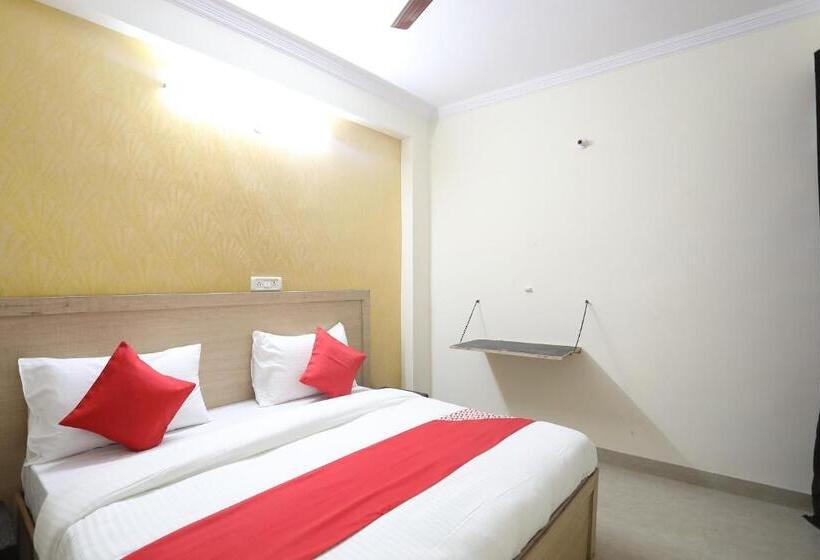 Отель O A P Residency