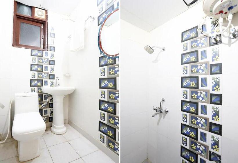 Отель O A P Residency