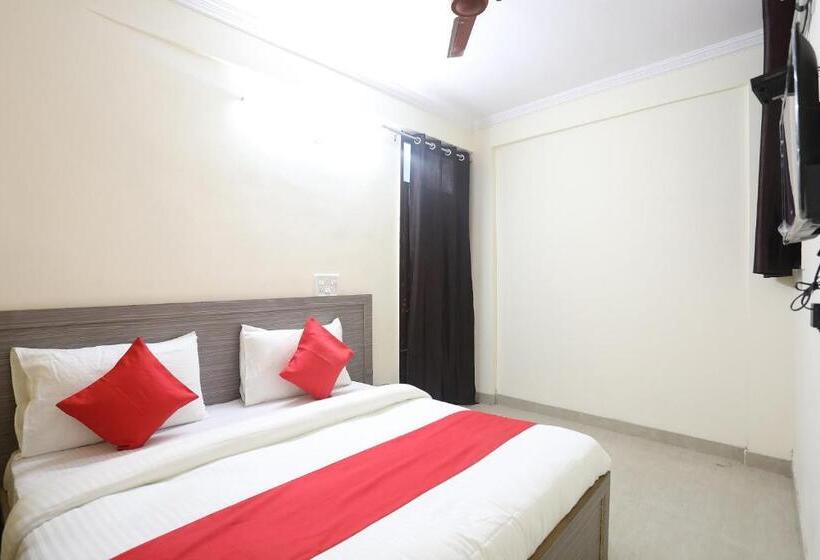 Отель O A P Residency