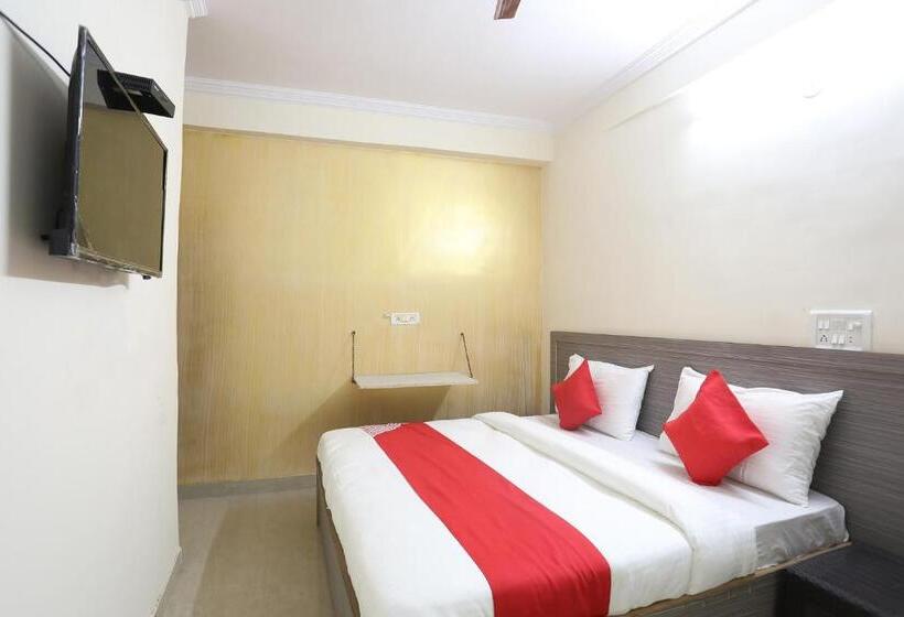 Отель O A P Residency