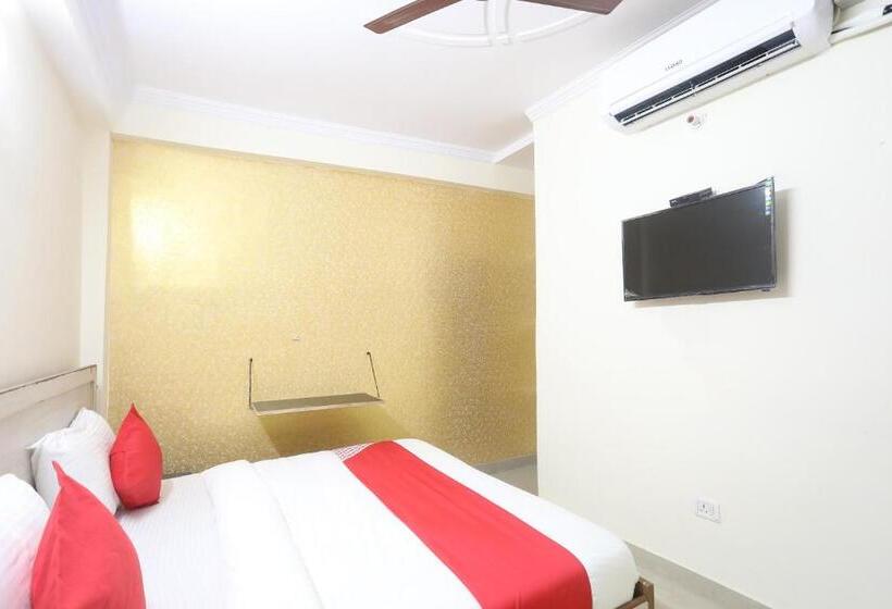 Отель O A P Residency