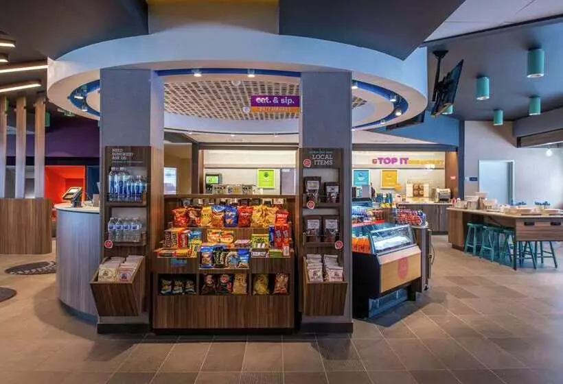 هتل Tru By Hilton Elkhart, In