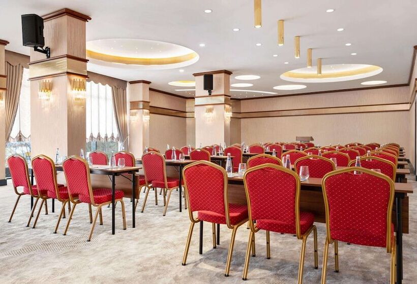 Otel Tryp By Wyndham Istanbul Topkapi