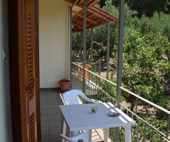 پانسیون Petros Giatras   Rooms