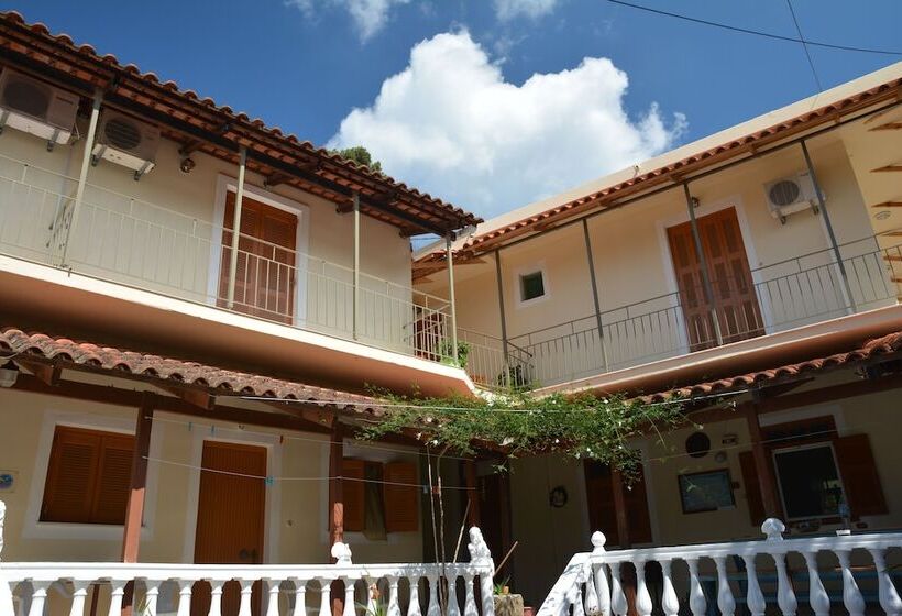 پانسیون Petros Giatras   Rooms