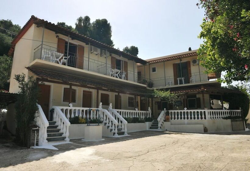 پانسیون Petros Giatras   Rooms