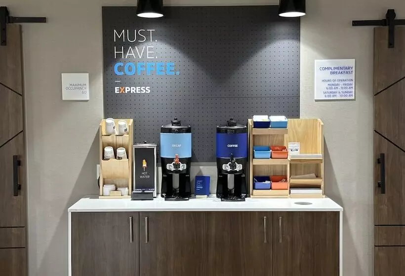 ホテル Holiday Inn Express & Suites Eden Prairie   Minneapolis, An Ihg