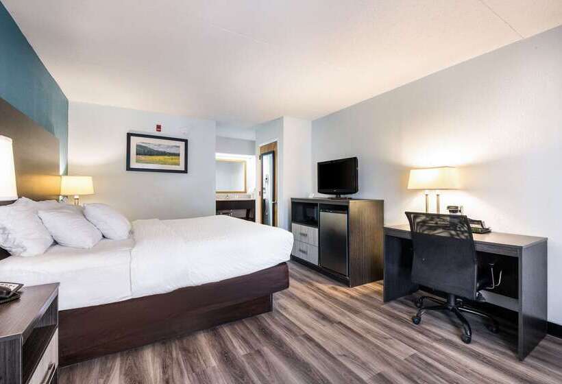 בית מלון כפרי Clarion Inn Cleveland Near University