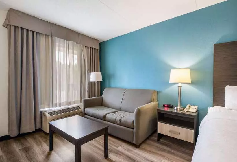 Hotel Clarion Inn Cleveland Near University