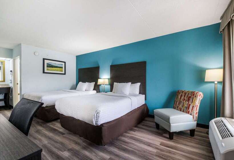 בית מלון כפרי Clarion Inn Cleveland Near University