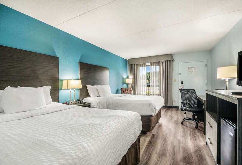 בית מלון כפרי Clarion Inn Cleveland Near University