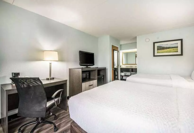 Hotel Clarion Inn Cleveland Near University