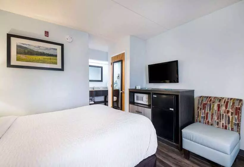 Hotel Clarion Inn Cleveland Near University