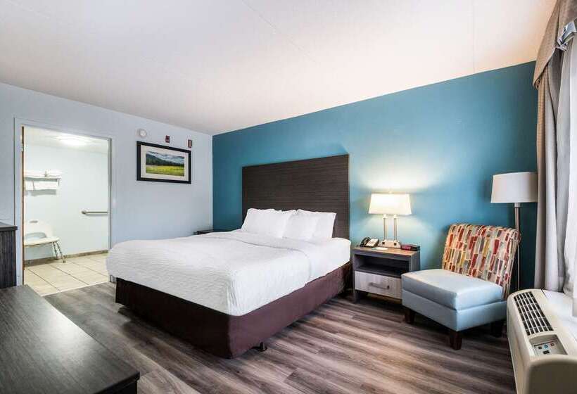 בית מלון כפרי Clarion Inn Cleveland Near University