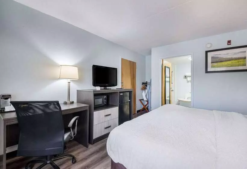 Hotel Clarion Inn Cleveland Near University