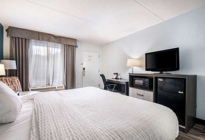 בית מלון כפרי Clarion Inn Cleveland Near University