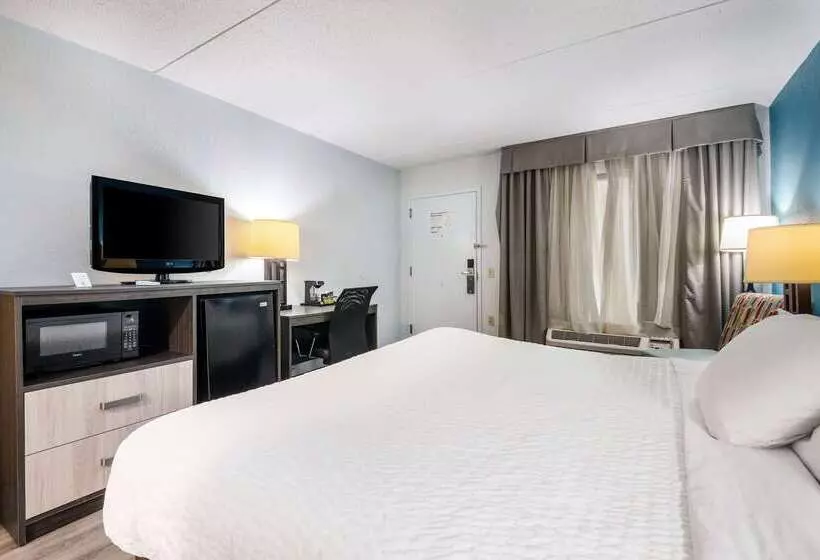 Hotel Clarion Inn Cleveland Near University