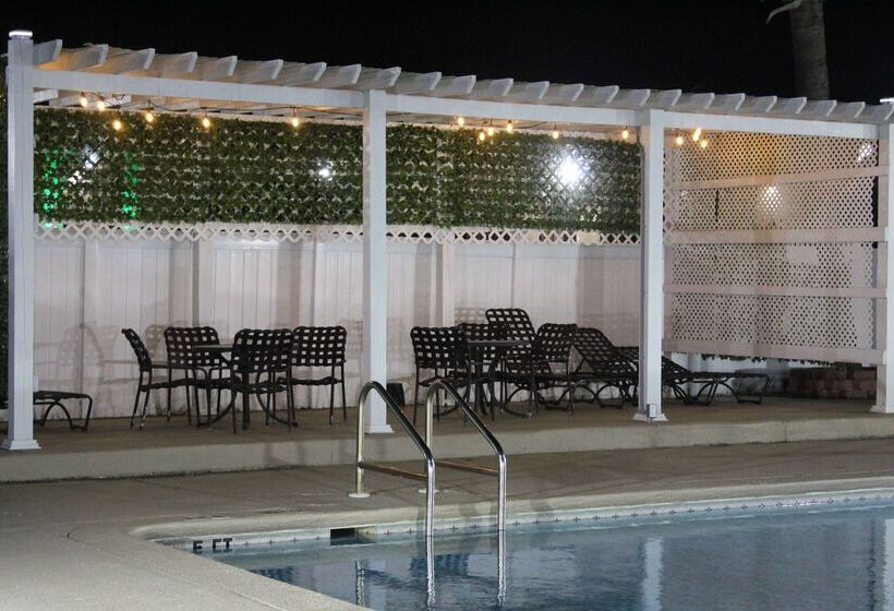 בית מלון כפרי Days Inn By Wyndham Marianna