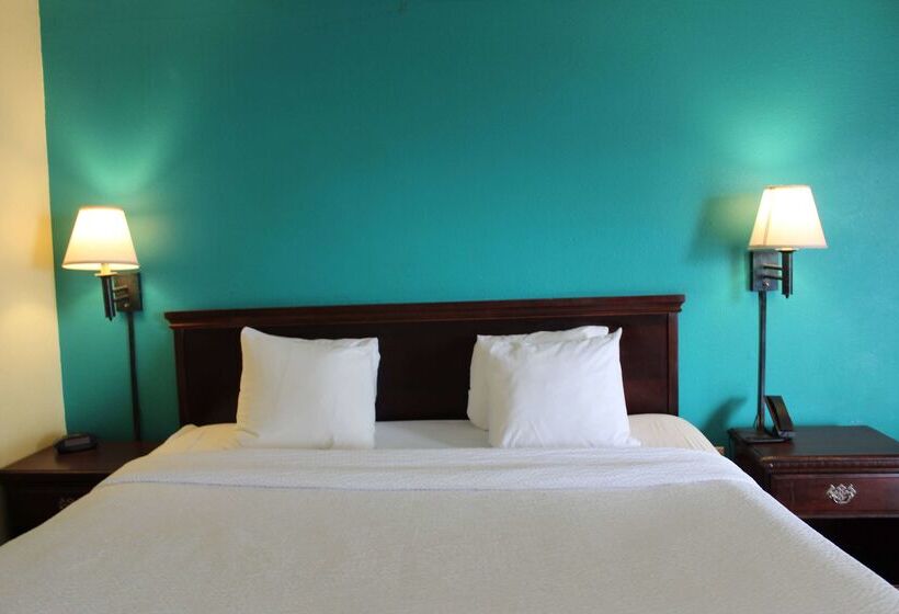 בית מלון כפרי Days Inn By Wyndham Marianna