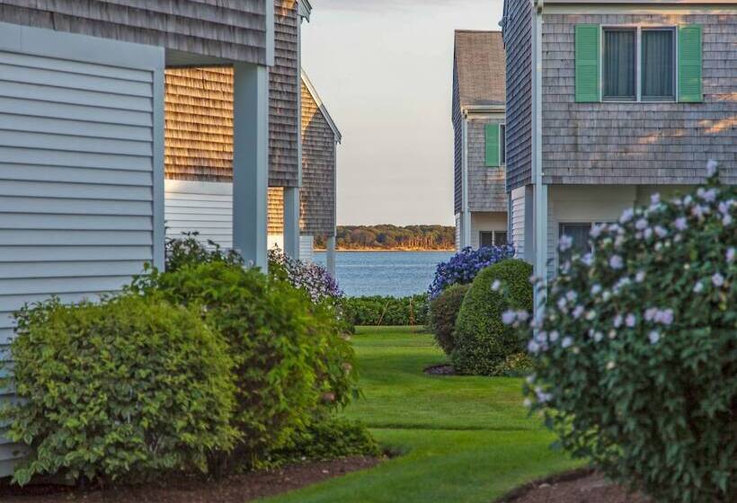 هتل Green Harbor Resort