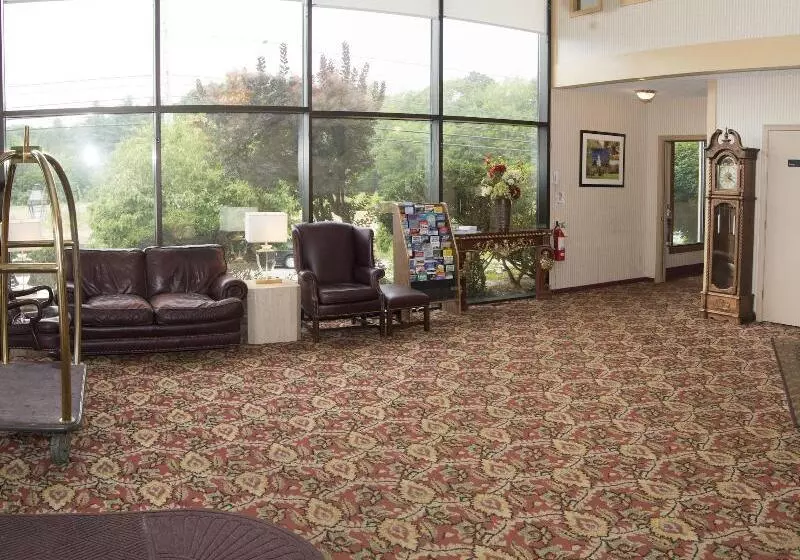 Отель Hampton Falls Inn