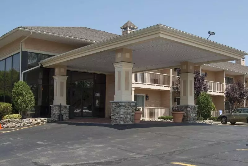 Отель Hampton Falls Inn