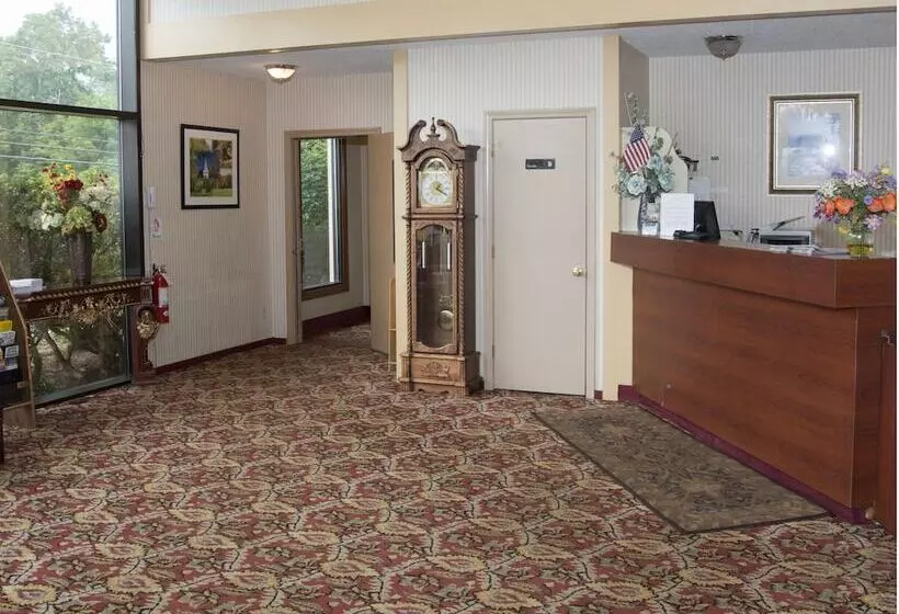 Отель Hampton Falls Inn